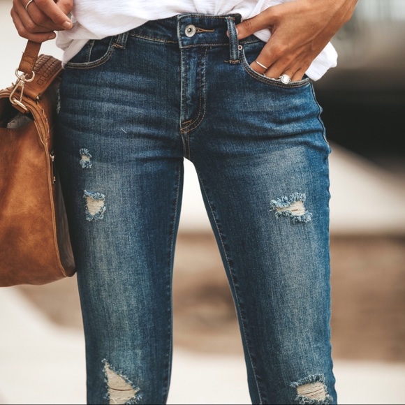 CLEARANCE-FIRM‼️Lizzy Distressed Skinnies - Picture 4 of 8